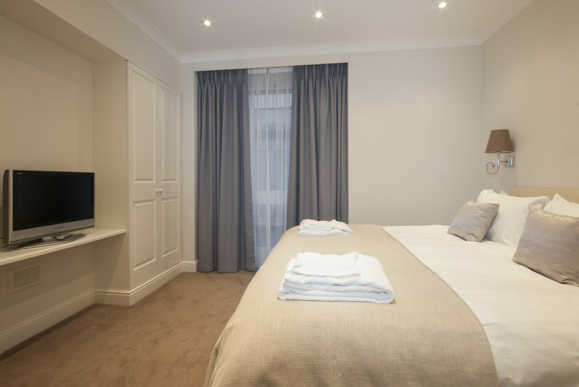 Apartahotel Manson Place 4*