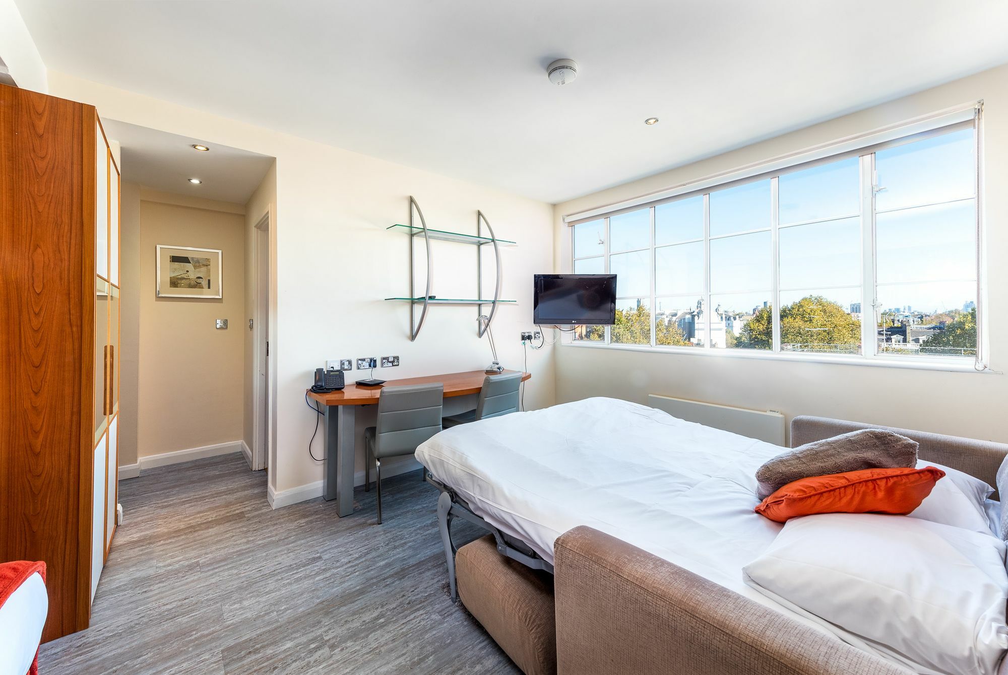 Roland House 3*