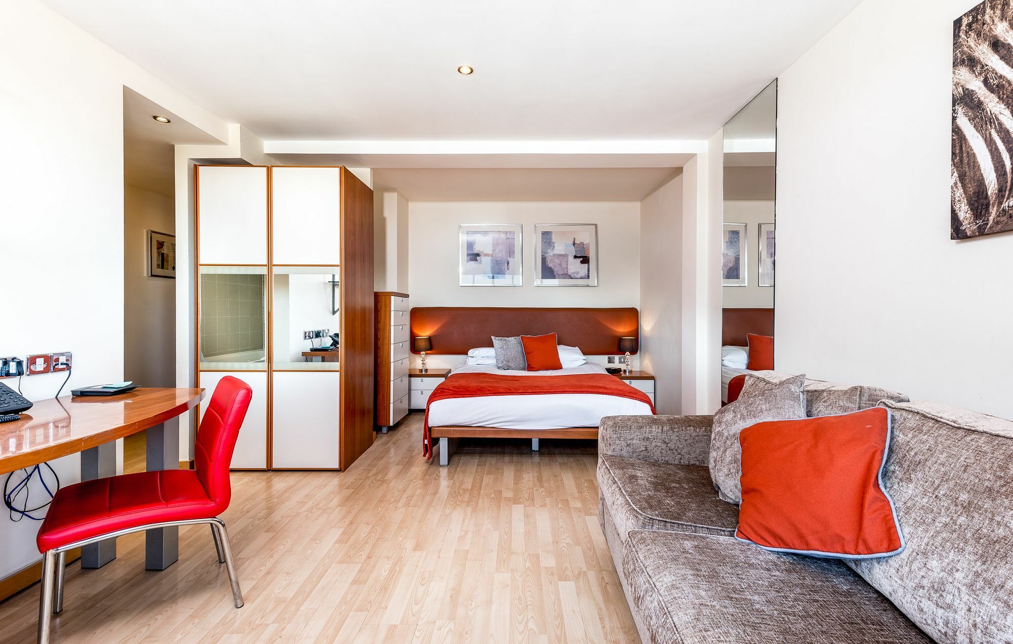 Roland House 3*