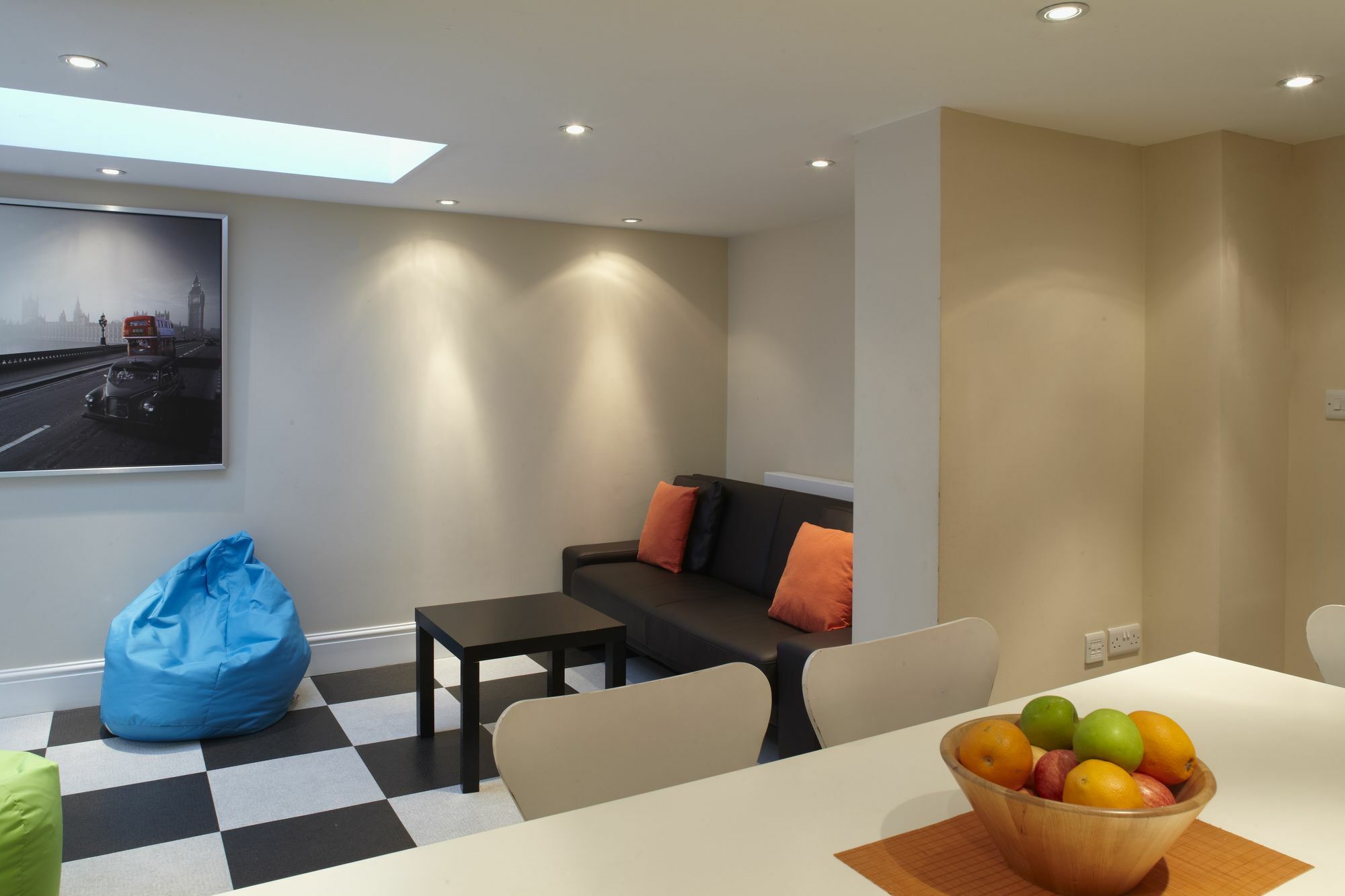 Belgravia Guest house 4*