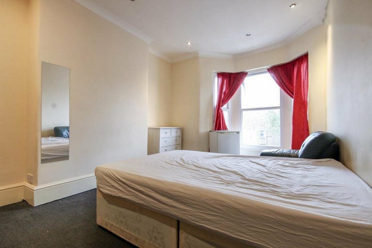 Acton Lane Hotel