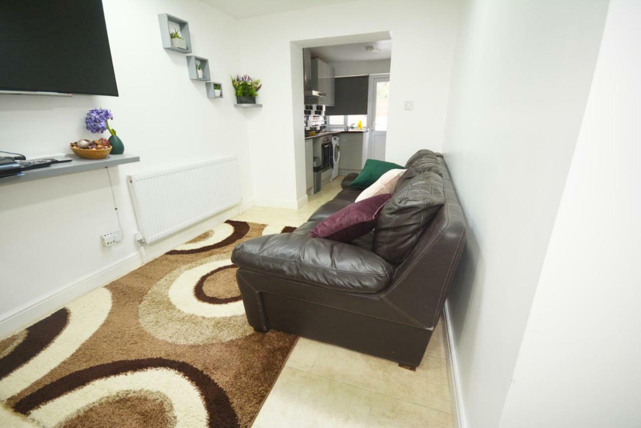 Zone 2 Three Bedroom Appartement *
