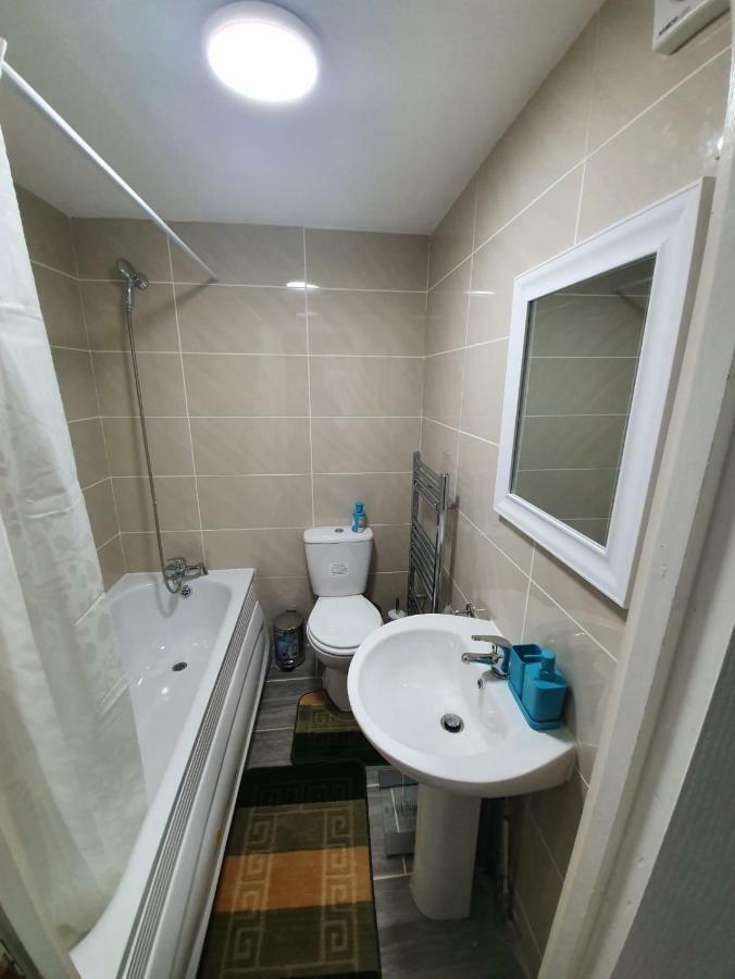 Apartamento Zone 2 Three Bedroom Londres