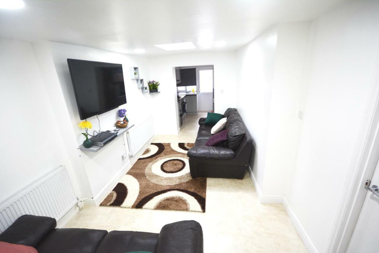 Zone 2 Three Bedroom Appartement Londen