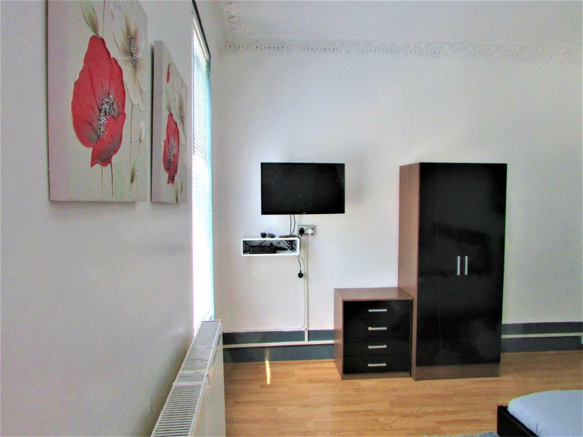 Guest house Away From London