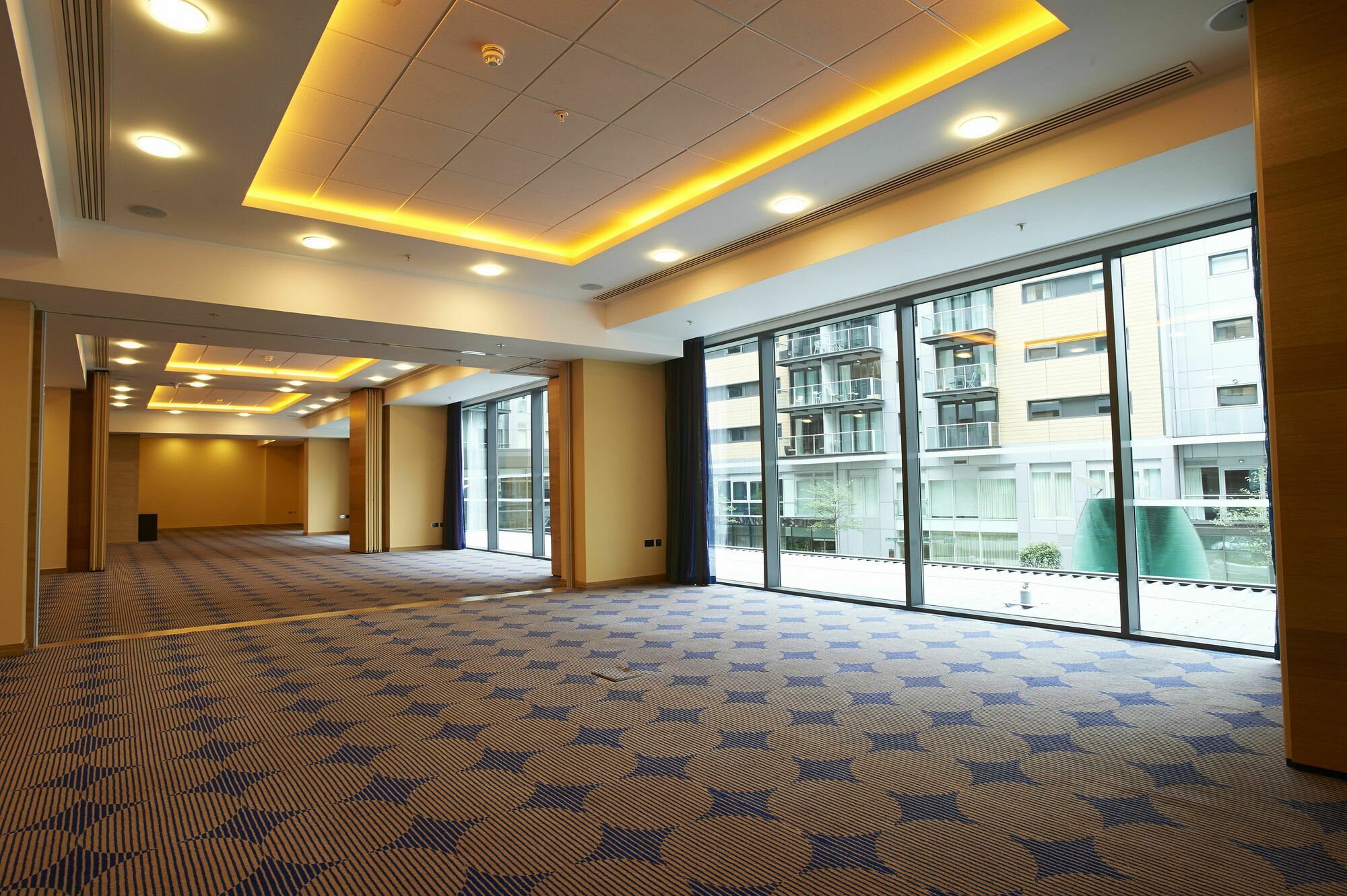 Pestana Chelsea Bridge Y