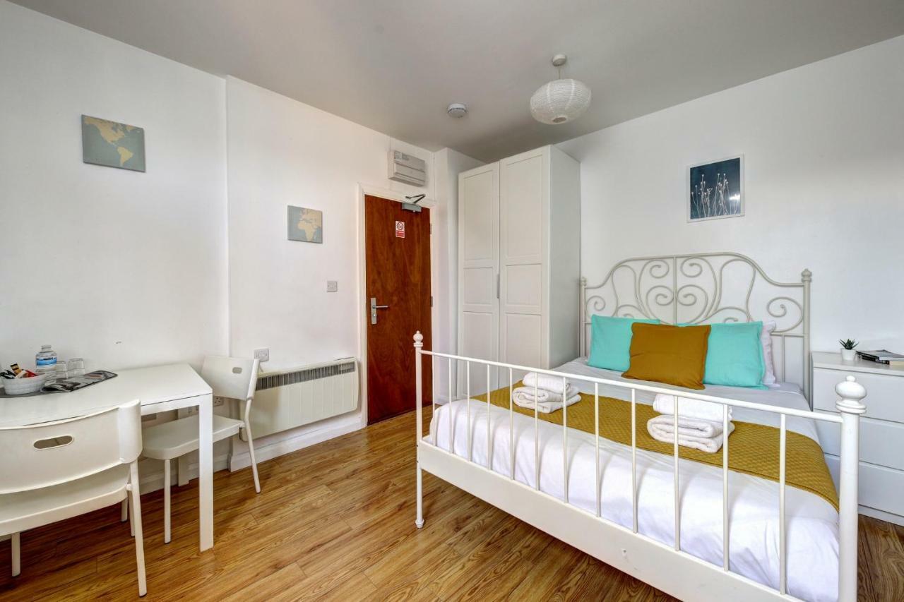 Chaplin Apartments * London