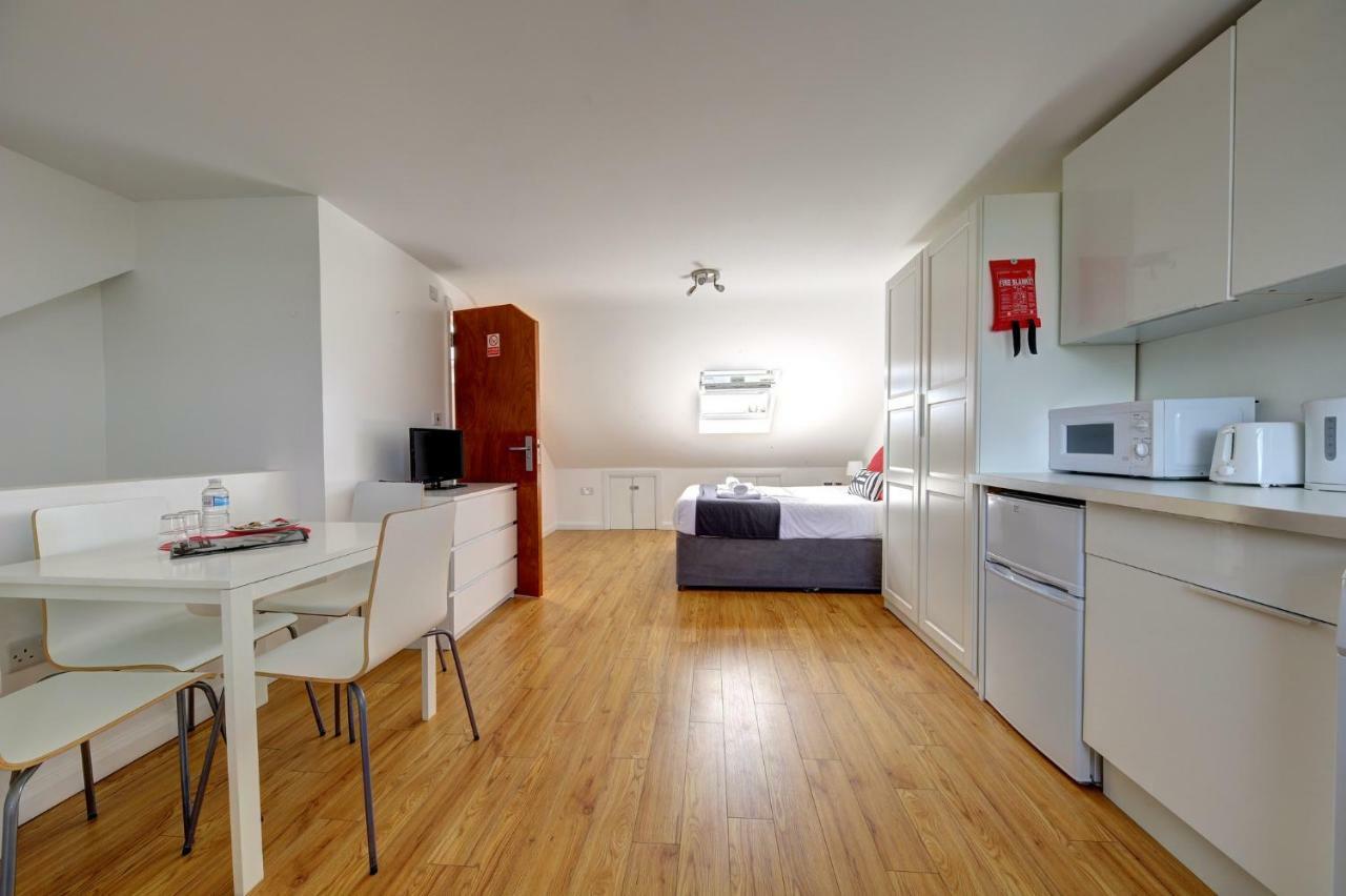 Chaplin Apartments Apartment *