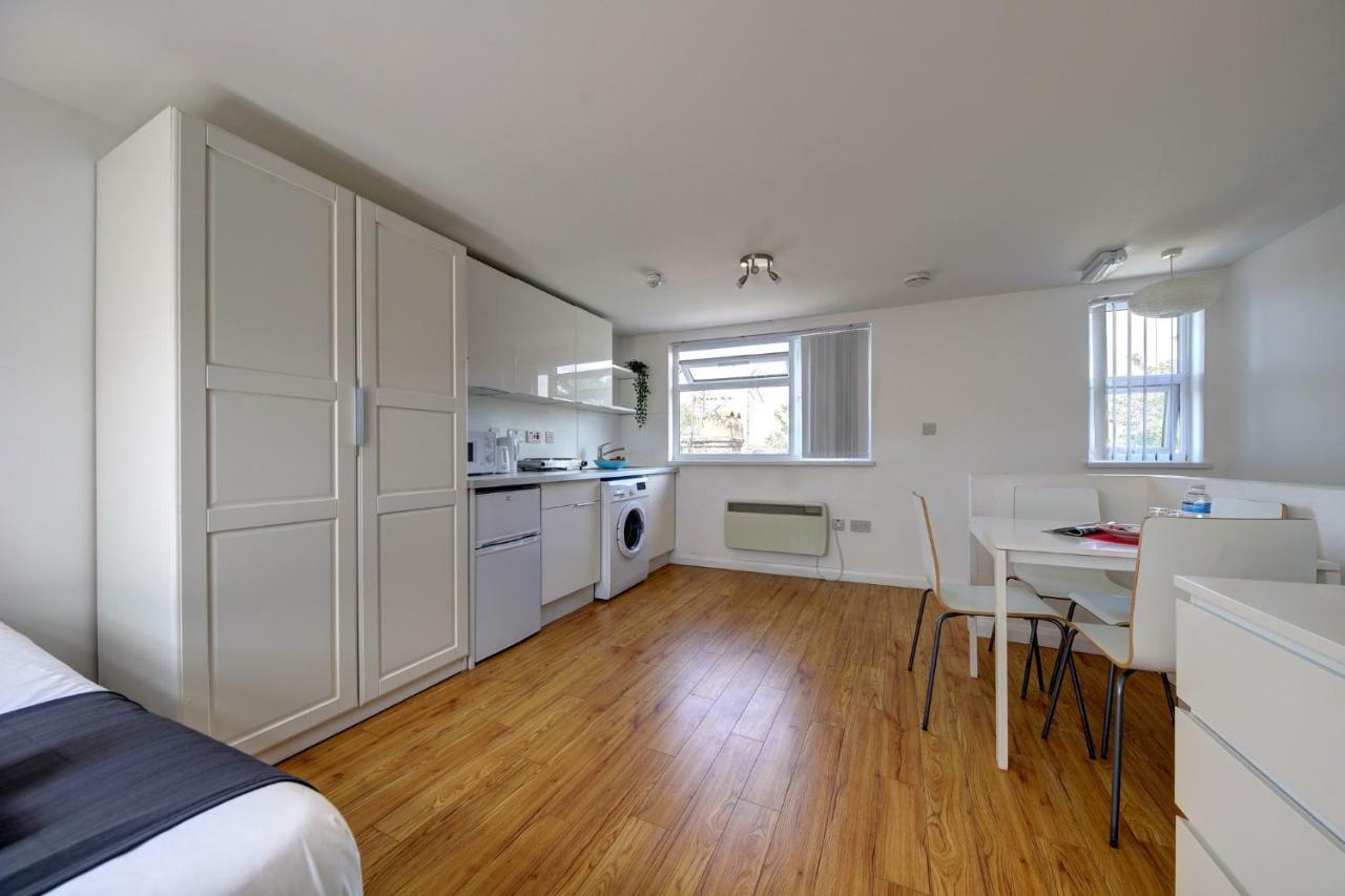 Chaplin Apartments