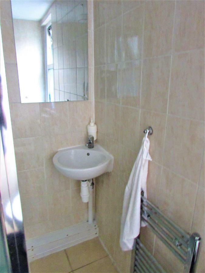 Guest house Away From London