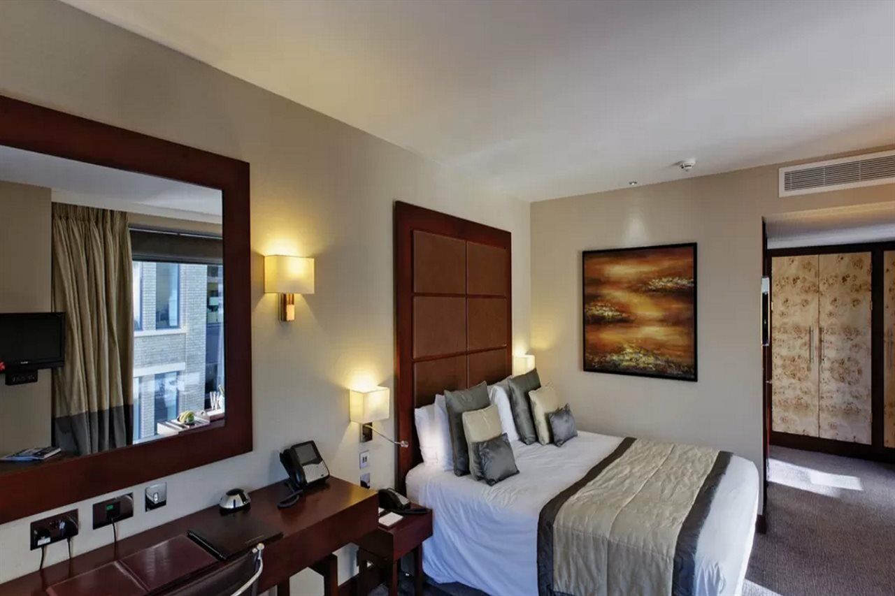 Hotel Leonardo Royal St Paul's London