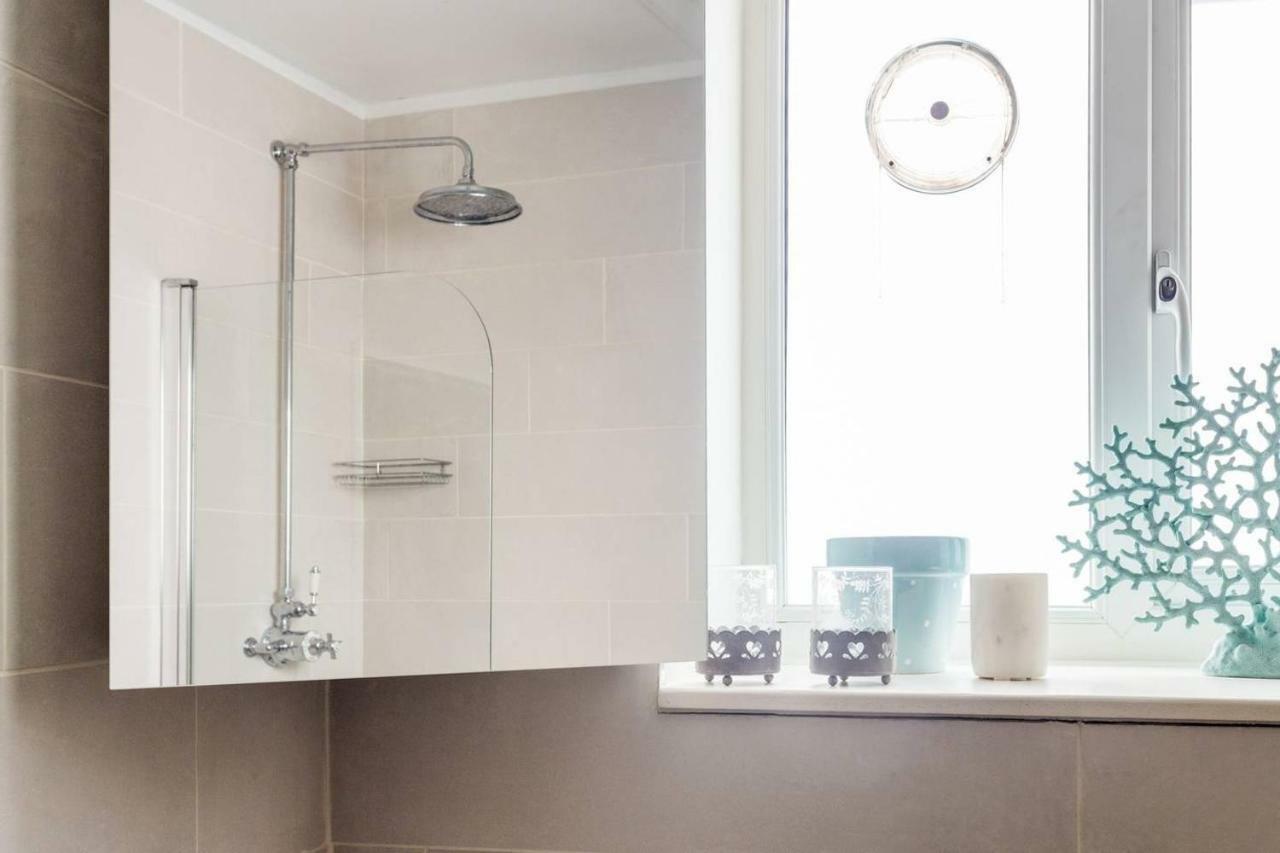 Delightful 2 Bed Garden Flat In Shepherd's Bush Apartment