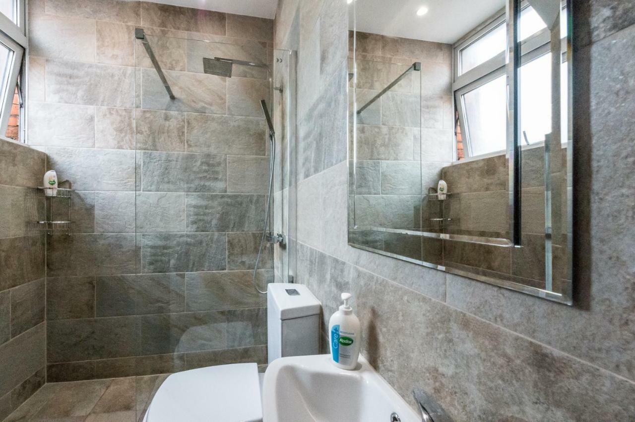 Stylish Apartment,12 Minutes From Oxford Street,central London,ac,wifi! Apartment *