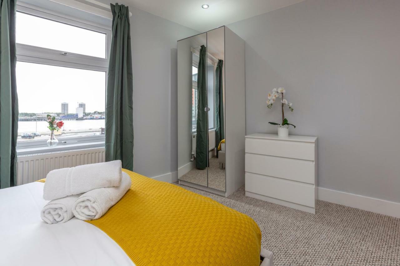 Deluxe Riverview Apartment London