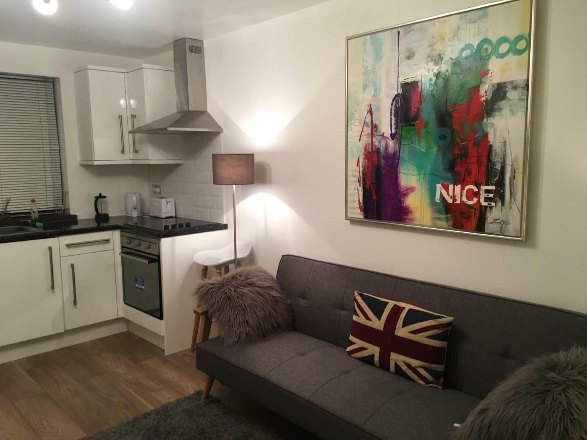 Noel Baker Court * Londen