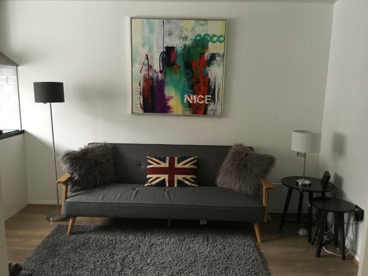 Noel Baker Court * Londen