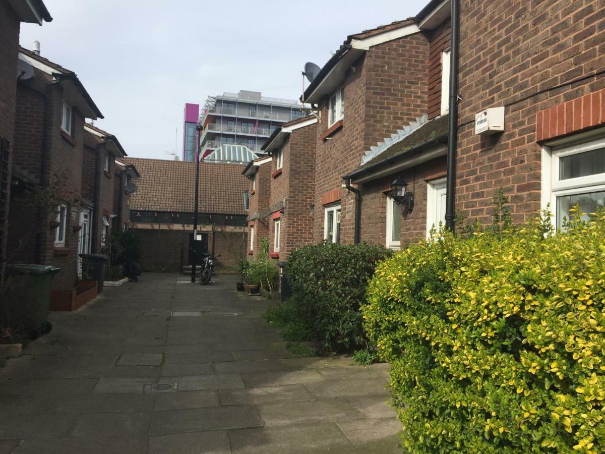 Holiday home Deptfort House - 7 Minutes To Bridge Station *