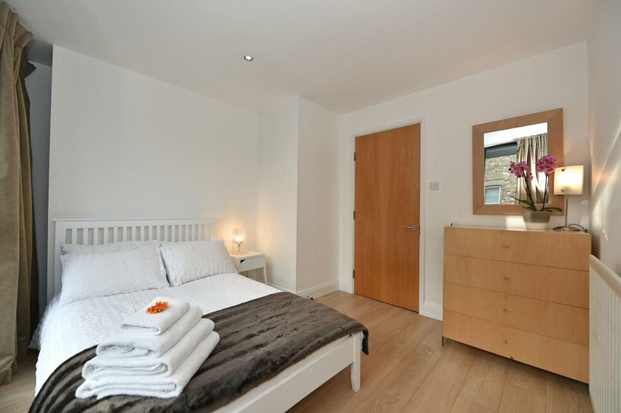 Appartement Modern & Peaceful Flat 2 Mins To Tube Londen