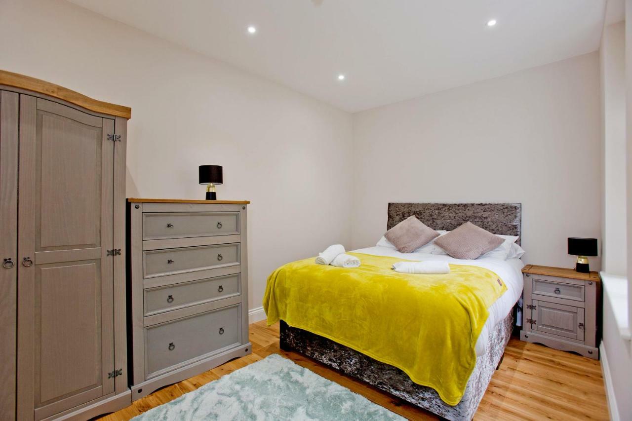 Apartment Flat 2, Cromwell Road 3 Bedroom