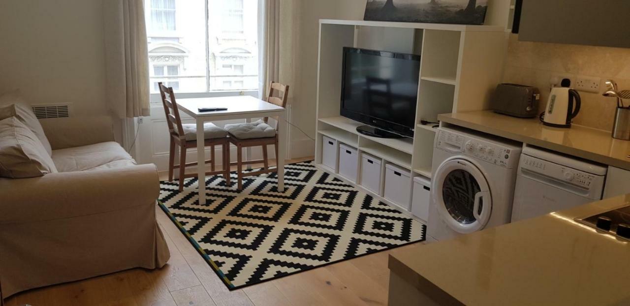 Luxury One Bed Next To Hyde Park * Londen