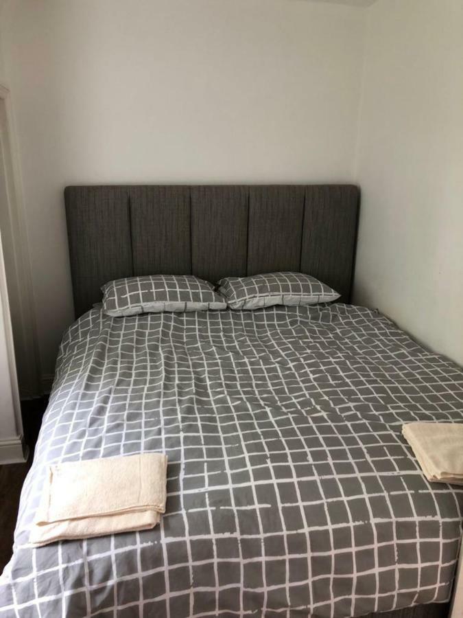 Dartmouth House Homestay *
