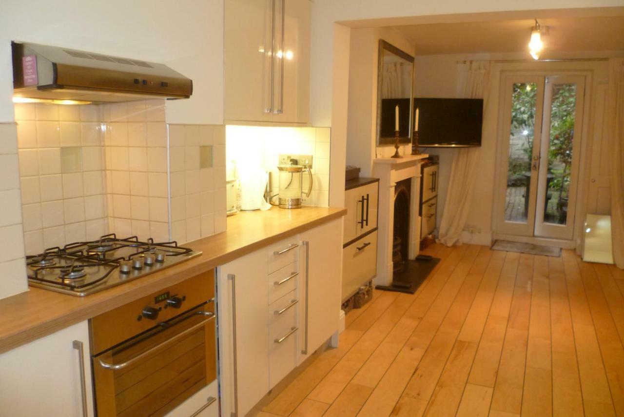 13 Wilton Square Apartment *