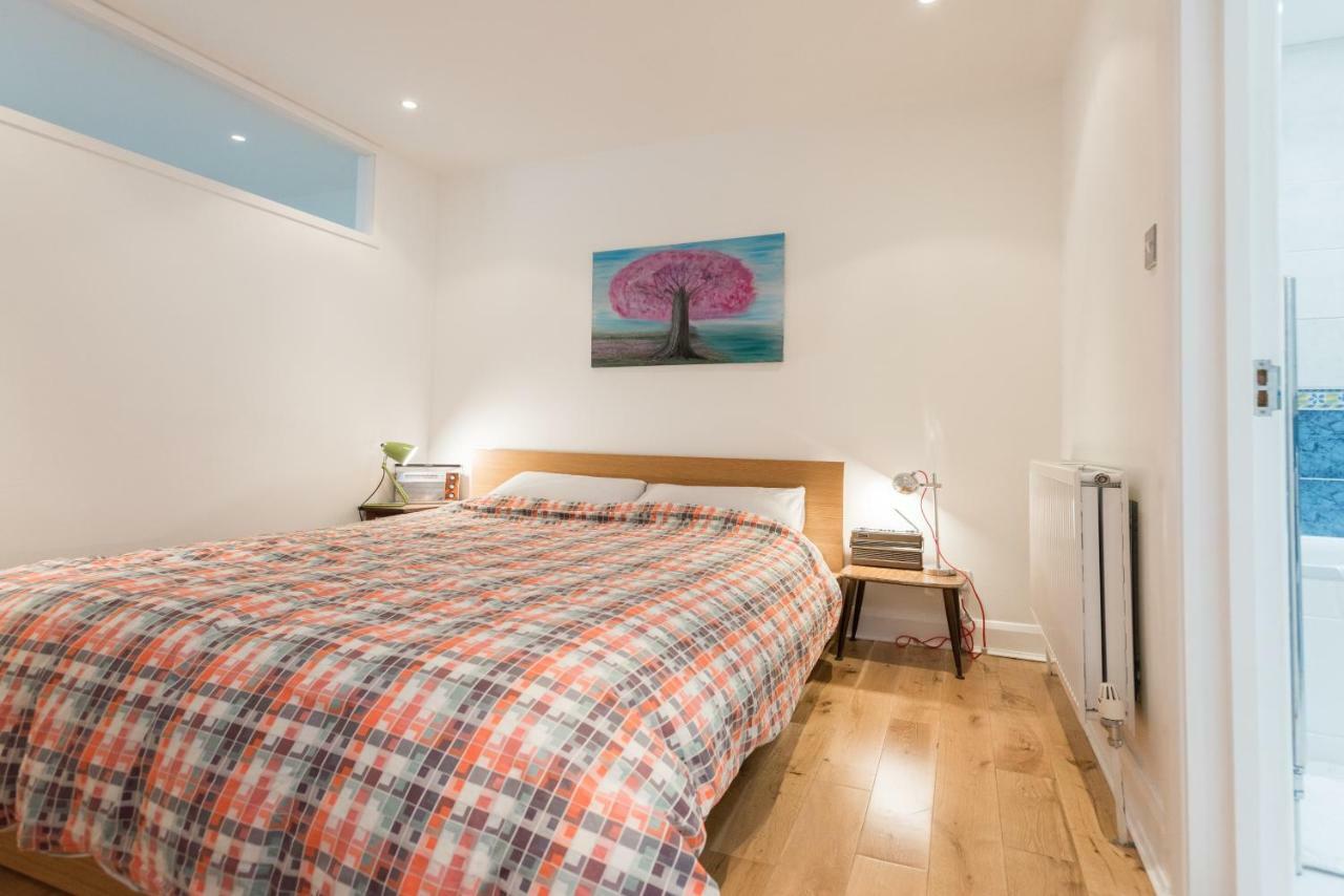 With Parking Near Waterloo & St Thomas & Big Ben & Parliament Apartment *