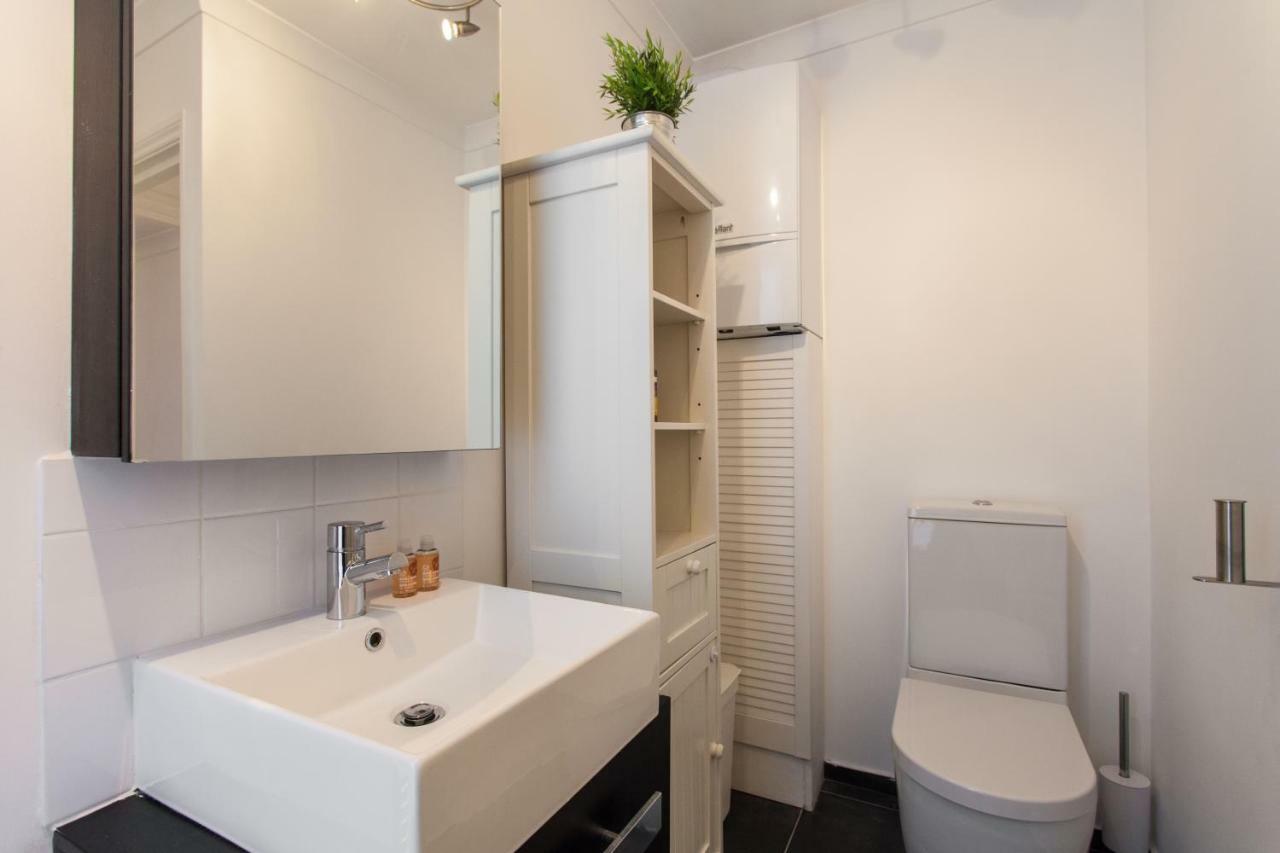 Charming Paddington Apartment