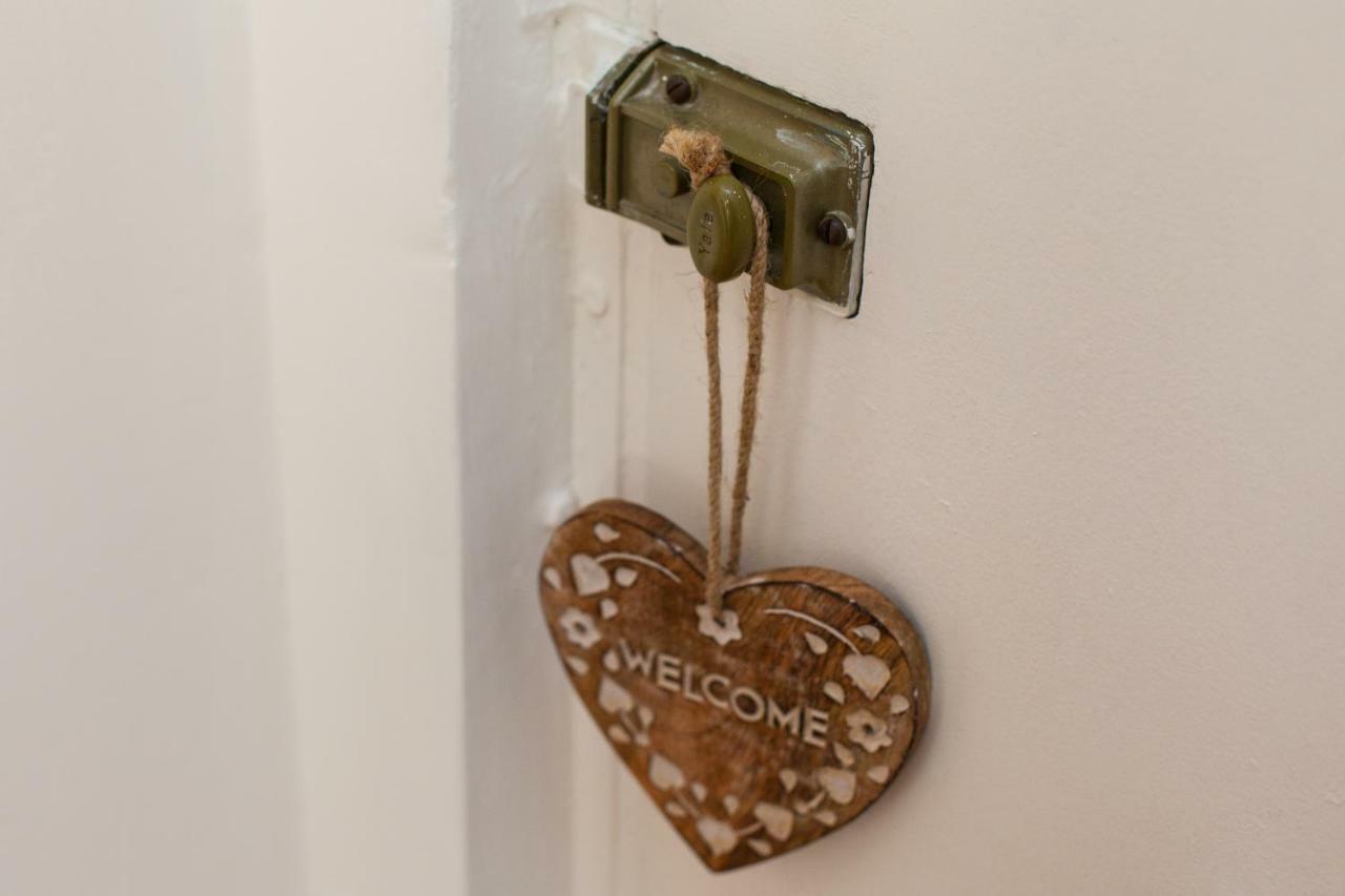 Charming Paddington Apartment London