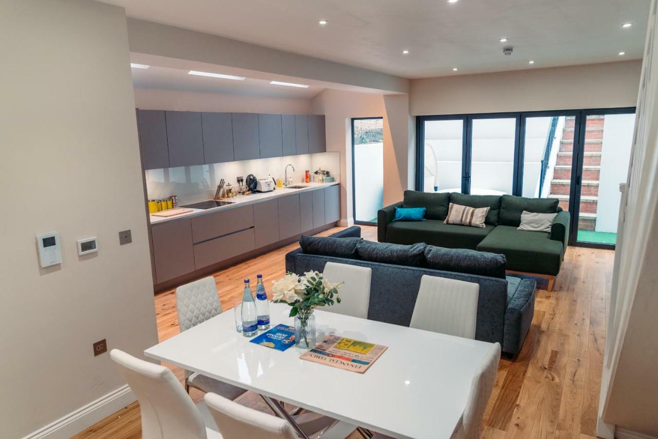 Apartment Flat 2, Cromwell Road 3 Bedroom *
