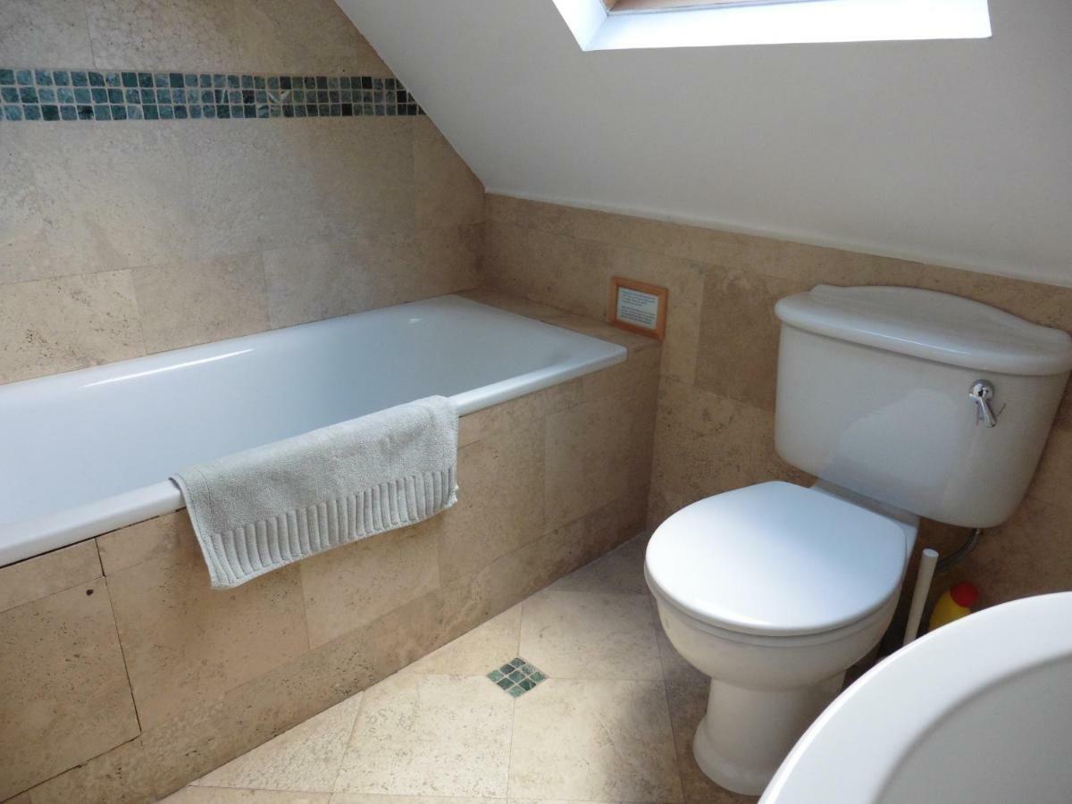 Brookview Guest house 3*