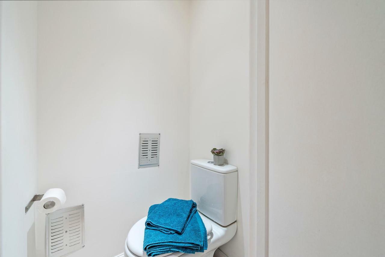 Urban Notting Hill Apartment *