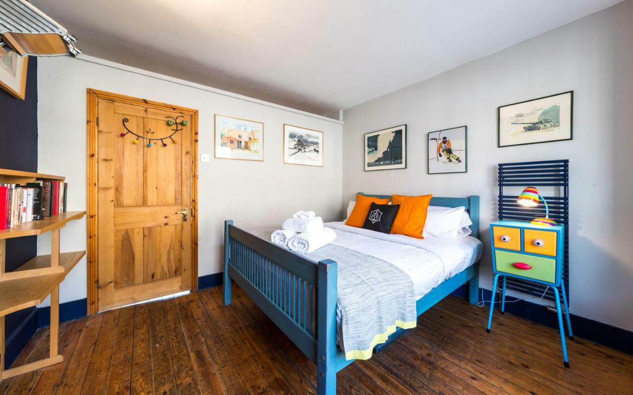 Artistic And Soulful Carnaby Street Movie Pad Apartment