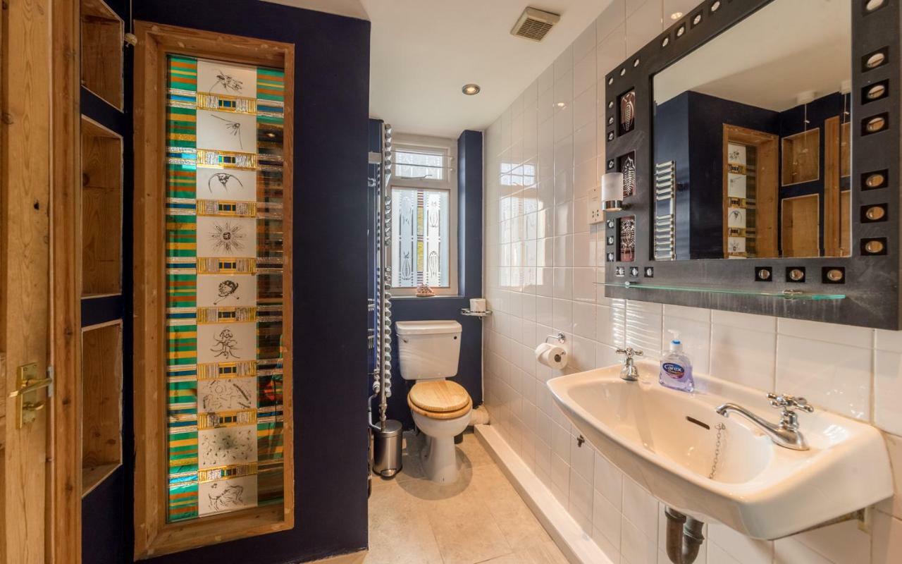 Apartment Artistic And Soulful Carnaby Street Movie Pad London