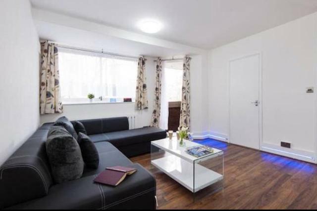Earls Court Nest Londres