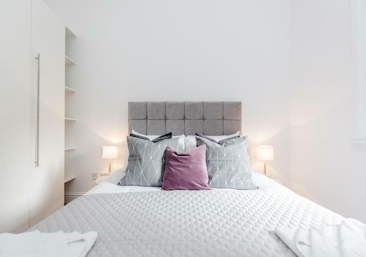 White Piccadilly Luxury Flat Apartment *