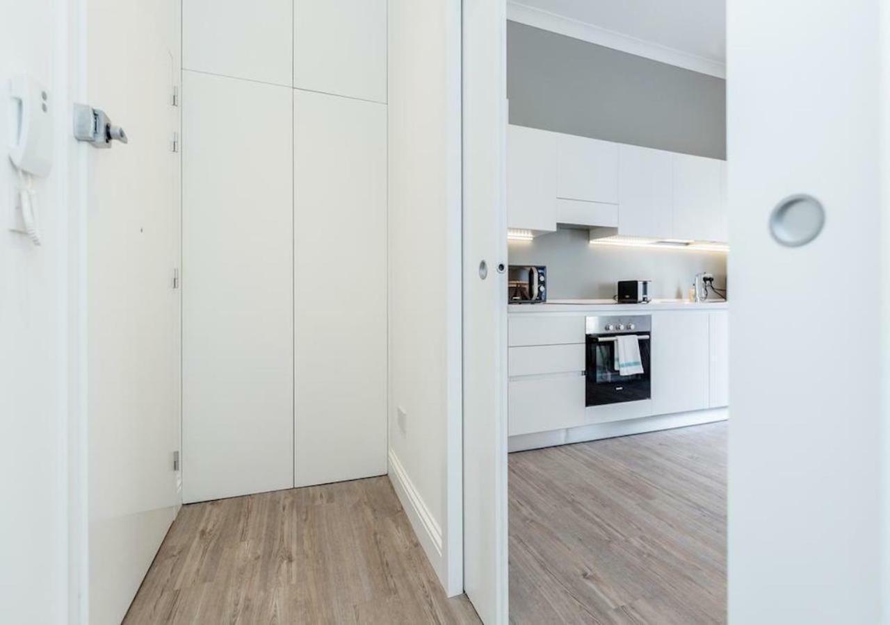 White Piccadilly Luxury Flat Apartment *