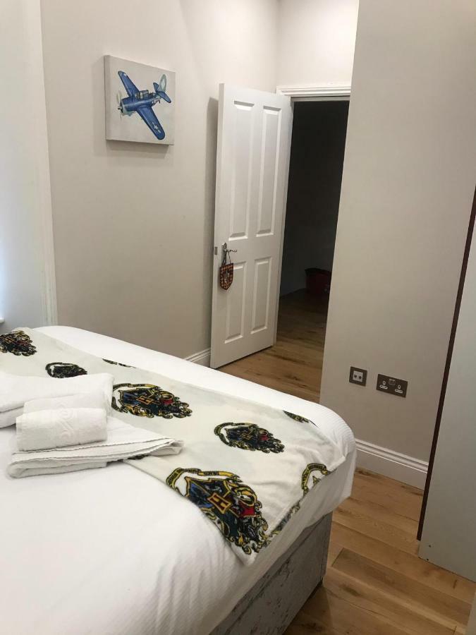 Flat 2, Cromwell Road 3 Bedroom * London