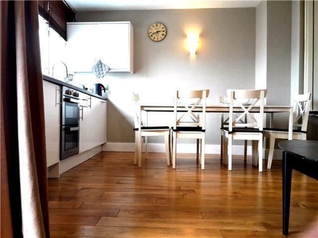 Centre Point House 3 Bedroom Londres