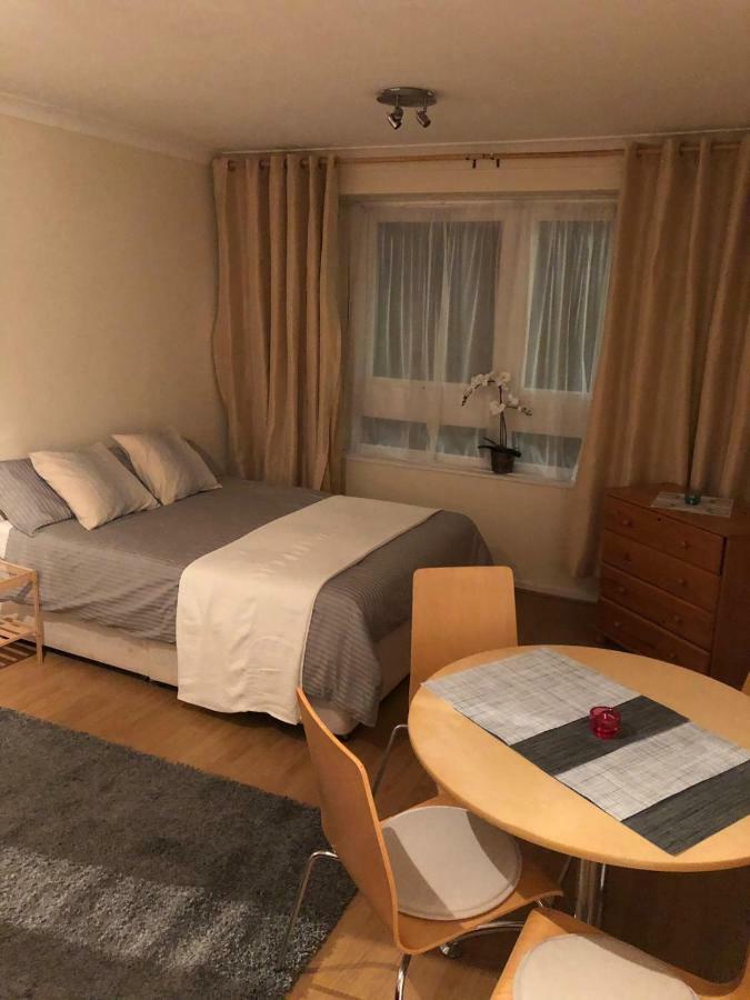 Splendid 2 Bedroom In Shepherd's Bush Appartement Londen