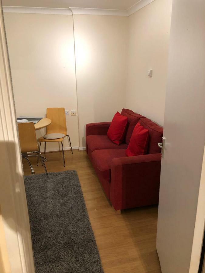 Splendid 2 Bedroom In Shepherd's Bush Appartement Londen