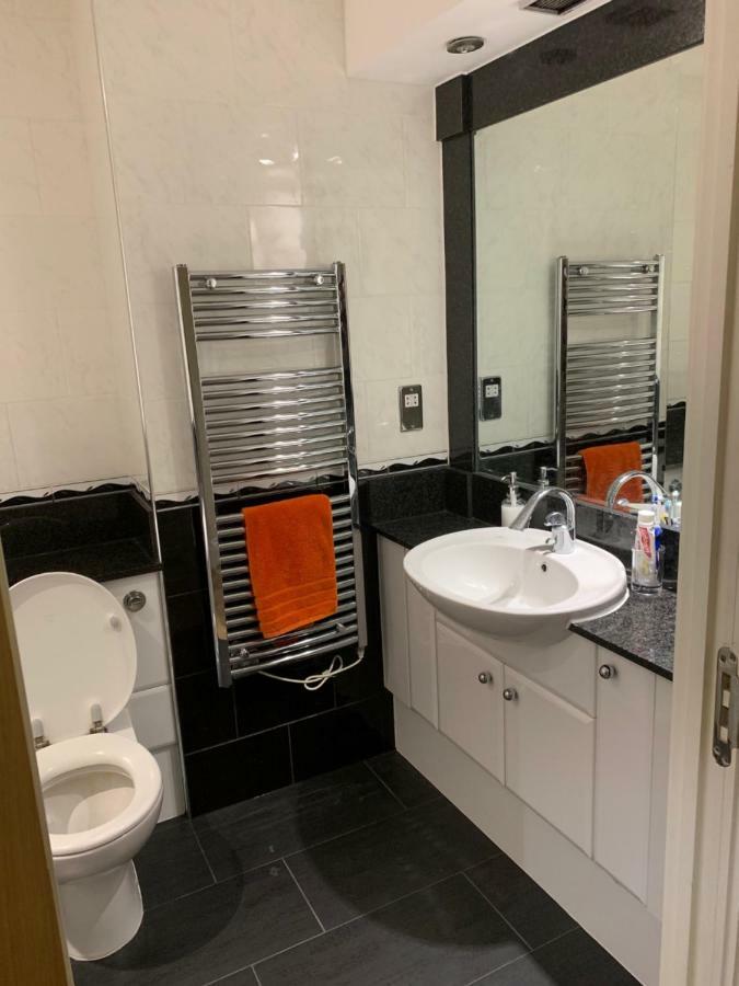 Thames View Apartment, Imperial Wharf Londen