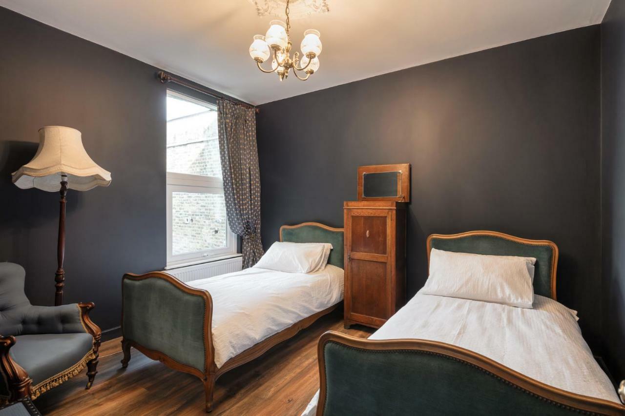 Courcy Road - 7 Bedroom - Sleeps Up To 22 Appartement *