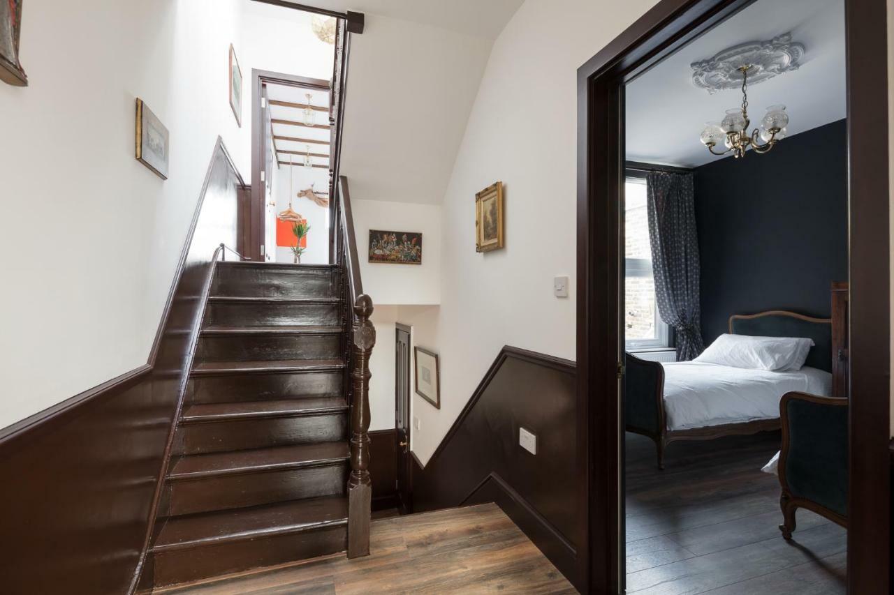 Courcy Road - 7 Bedroom - Sleeps Up To 22 * Londen