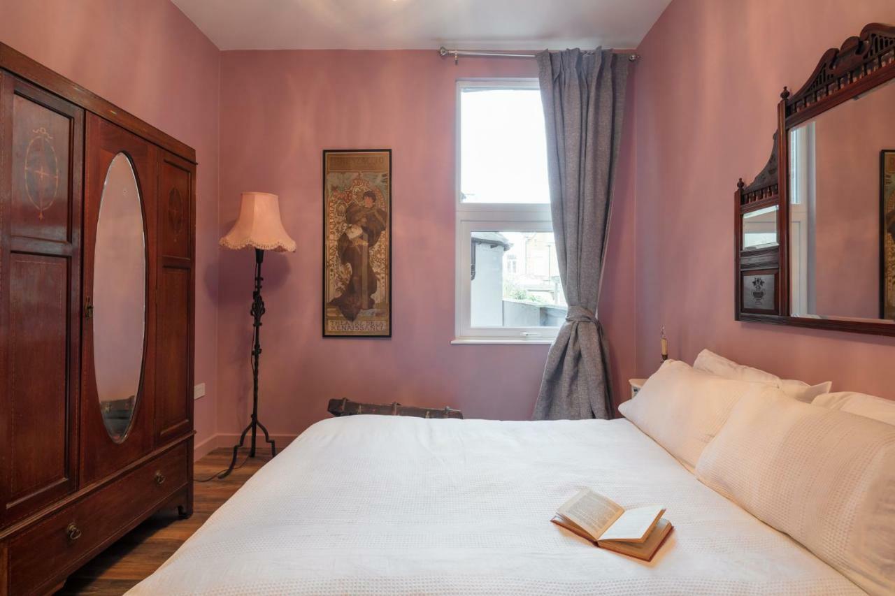 Courcy Road - 7 Bedroom - Sleeps Up To 22 Appartement