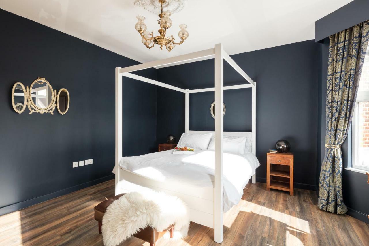 Courcy Road - 7 Bedroom - Sleeps Up To 22 Appartement