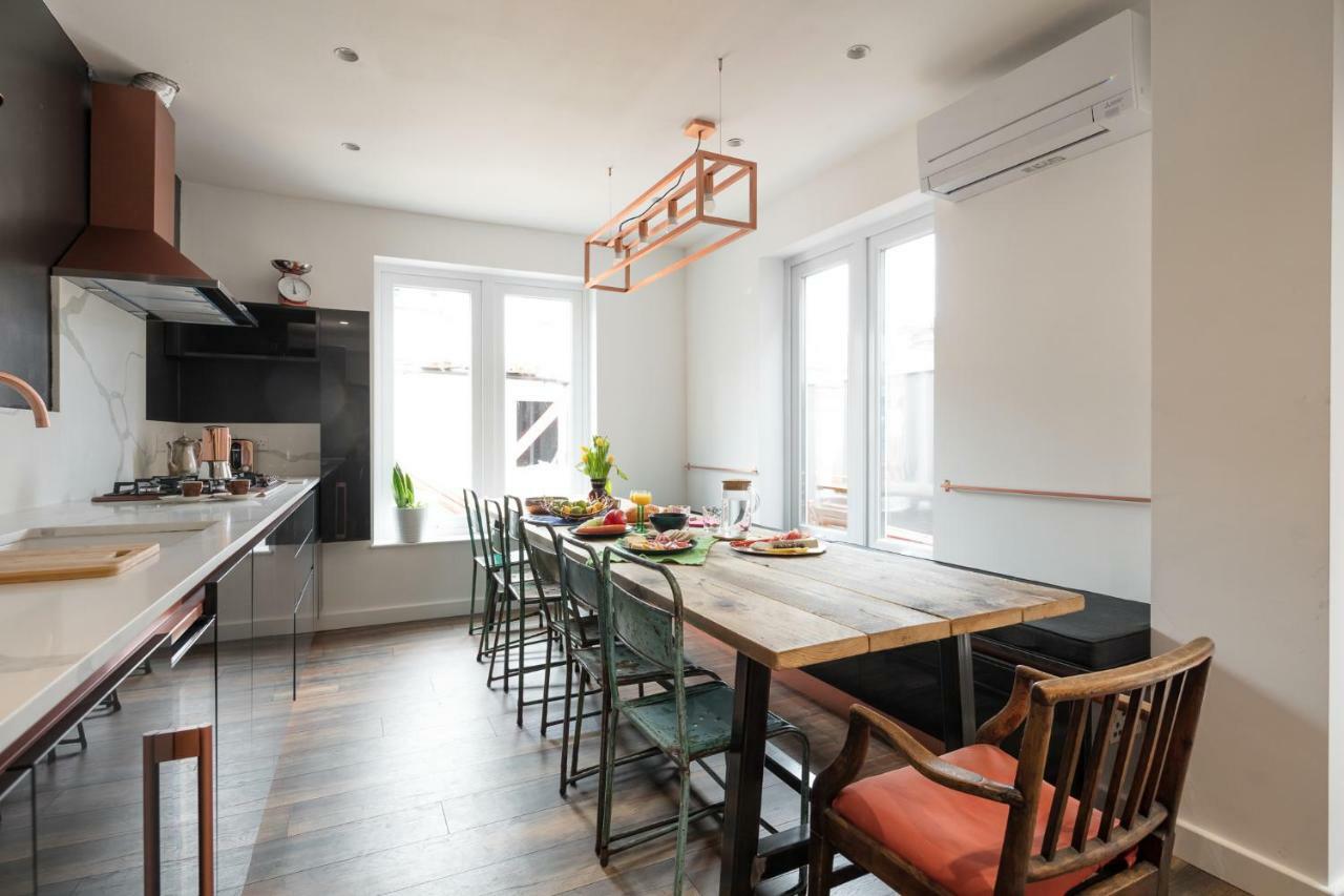 Courcy Road - 7 Bedroom - Sleeps Up To 22 Appartement Londen