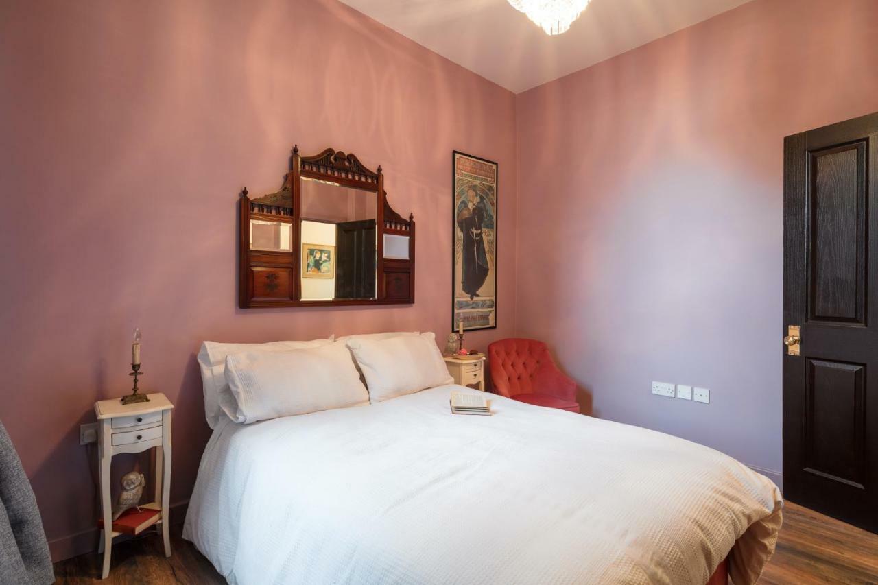 Courcy Road - 7 Bedroom - Sleeps Up To 22 Appartement Londen