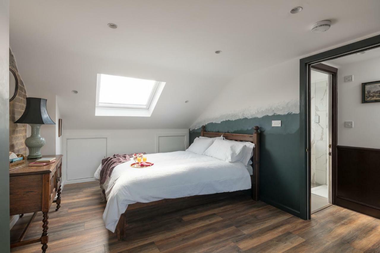 Courcy Road - 7 Bedroom - Sleeps Up To 22 Londen