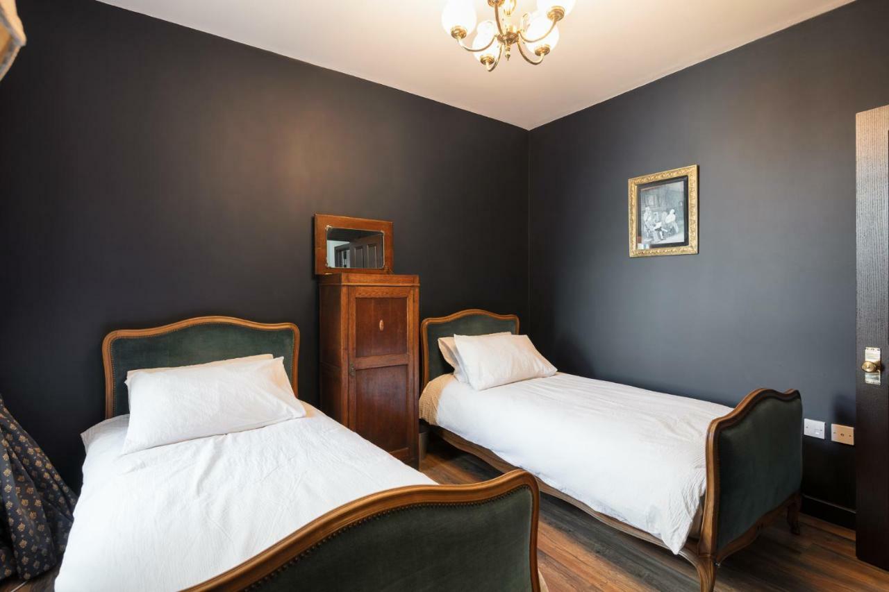 Appartement Courcy Road - 7 Bedroom - Sleeps Up To 22 Londen